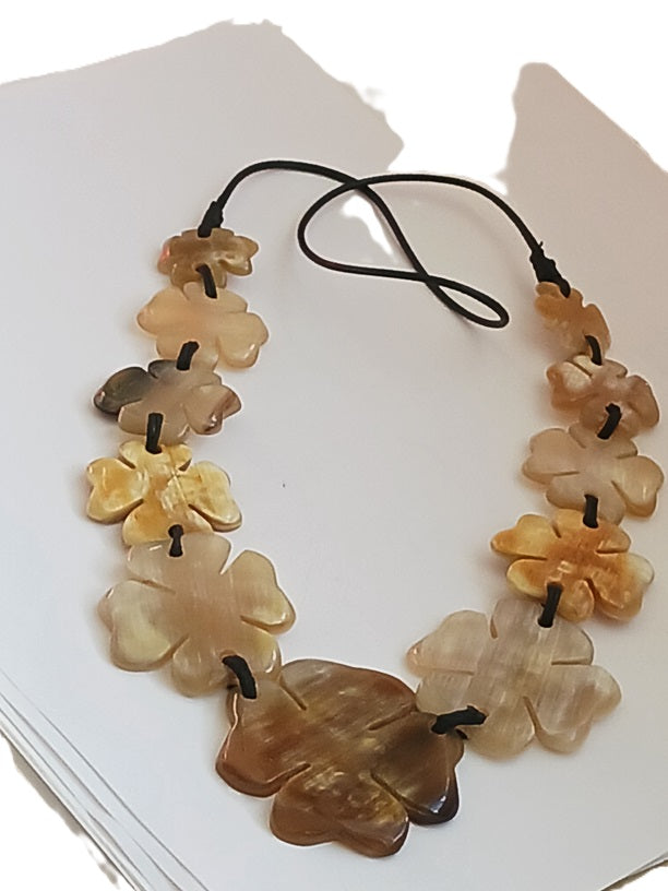 Collier en corne
