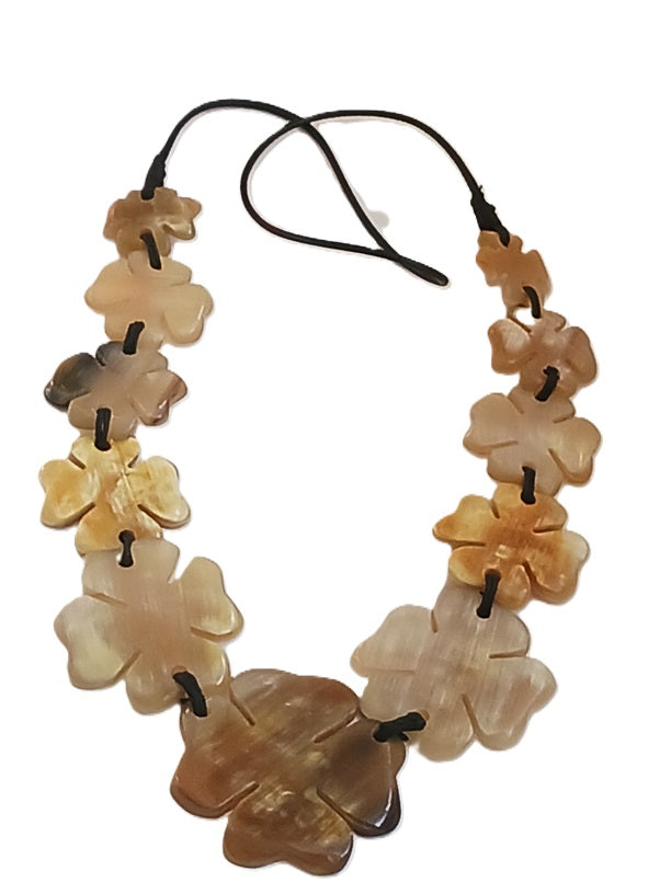 Collier en corne