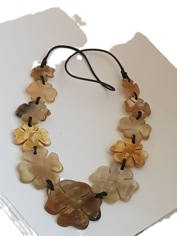 Collier en corne
