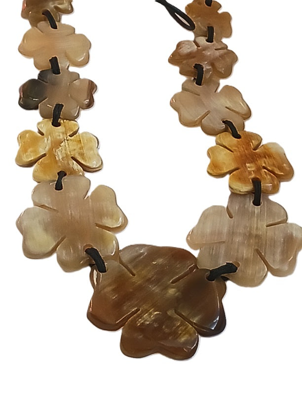 Collier en corne