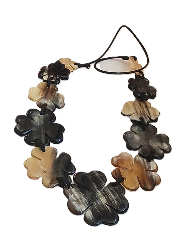 Collier en corne