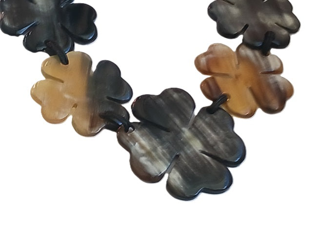Collier en corne