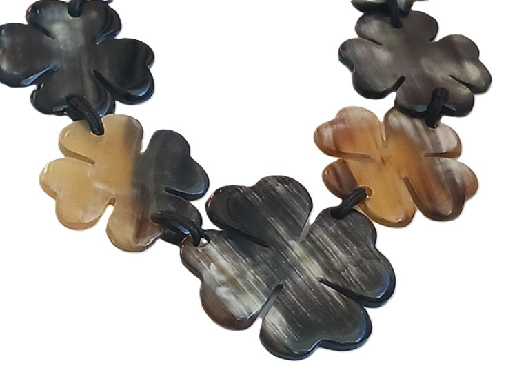 Collier en corne