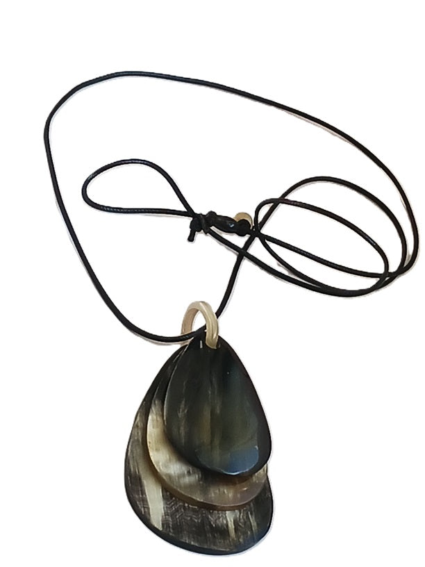 Collier en corne
