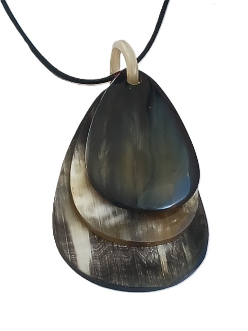 Collier en corne