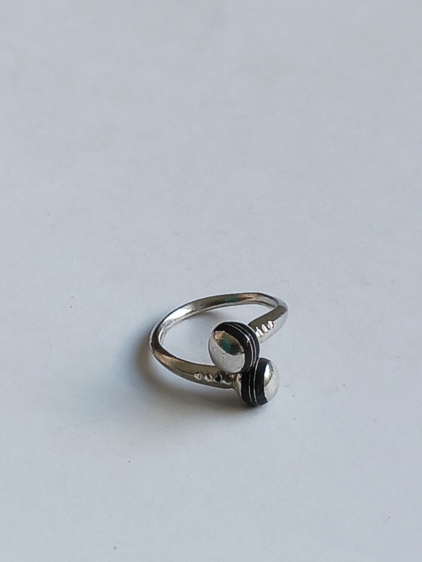 Bague touarègue en argent ciselé et bois d'ébène réglable