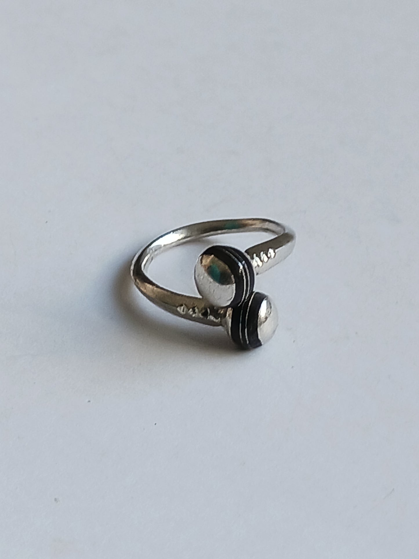 Bague touarègue en argent ciselé et bois d'ébène réglable