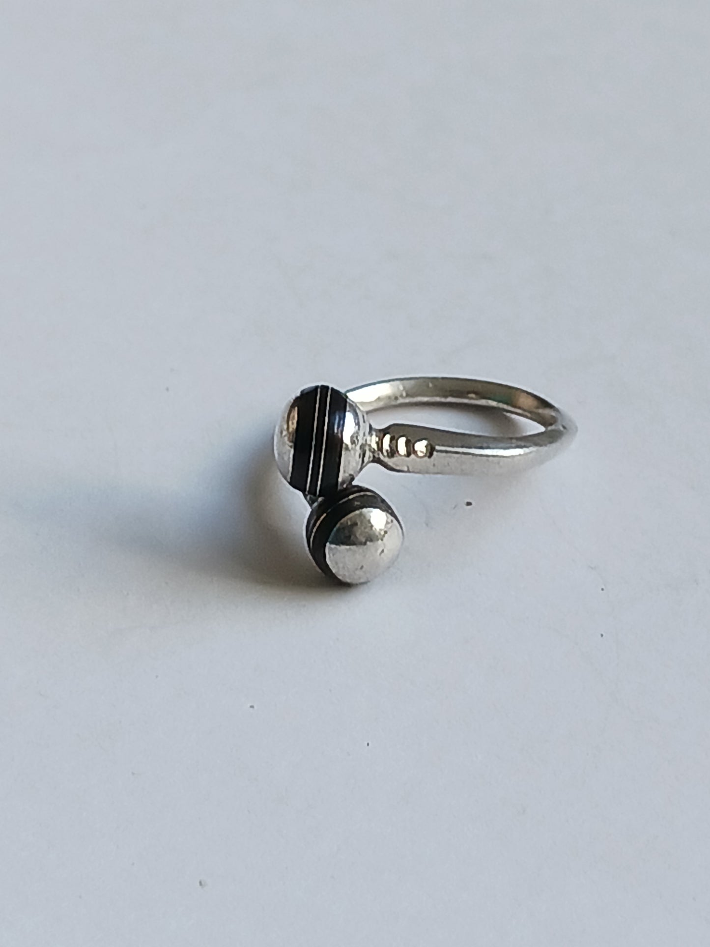 Bague touarègue en argent ciselé et bois d'ébène réglable
