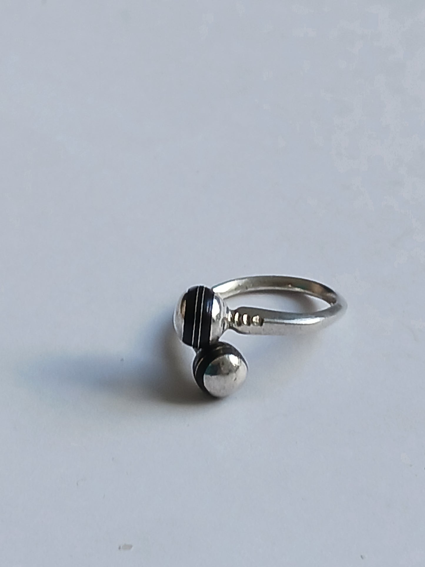 Bague touarègue en argent ciselé et bois d'ébène réglable