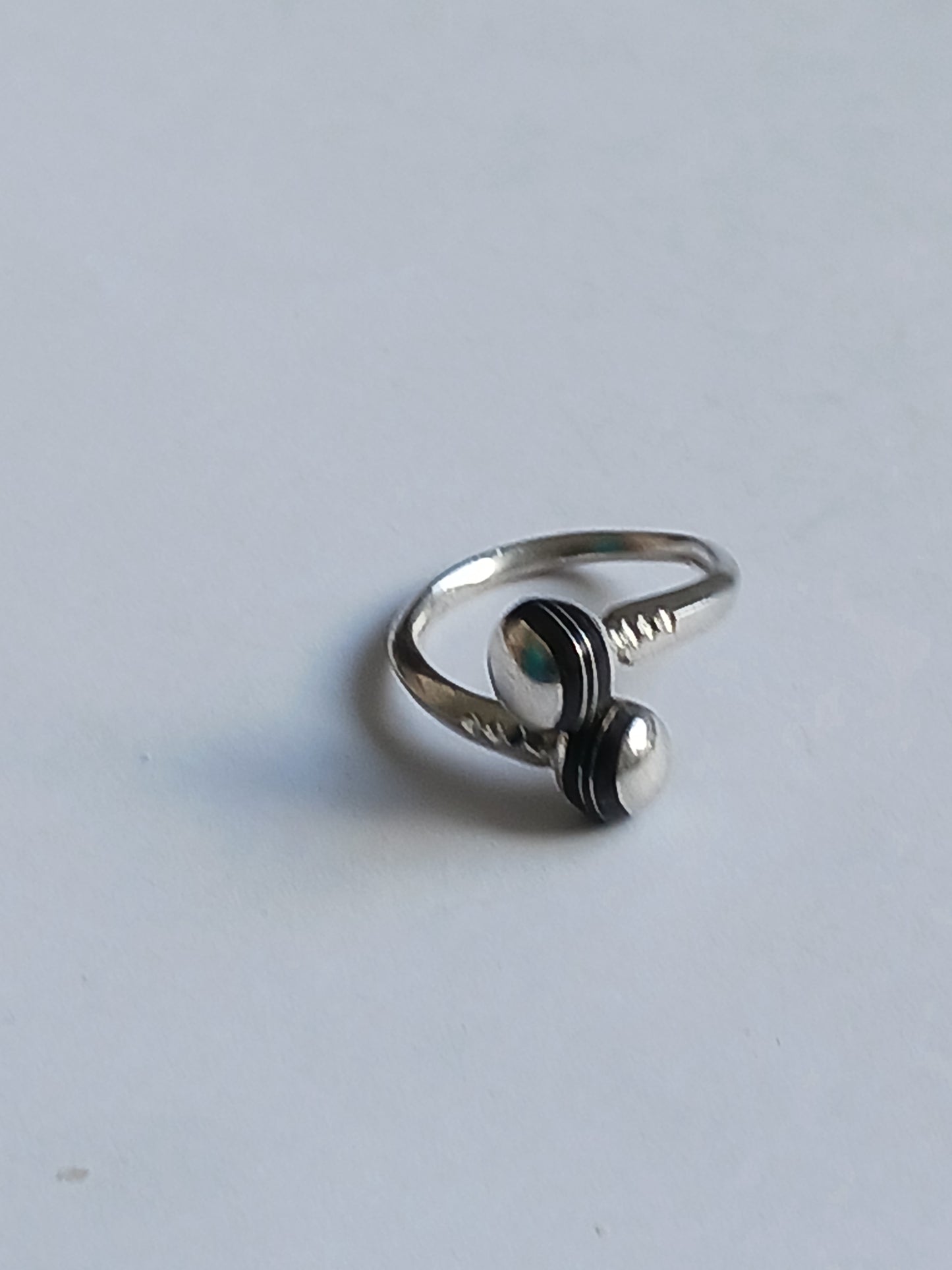 Bague touarègue en argent ciselé et bois d'ébène réglable
