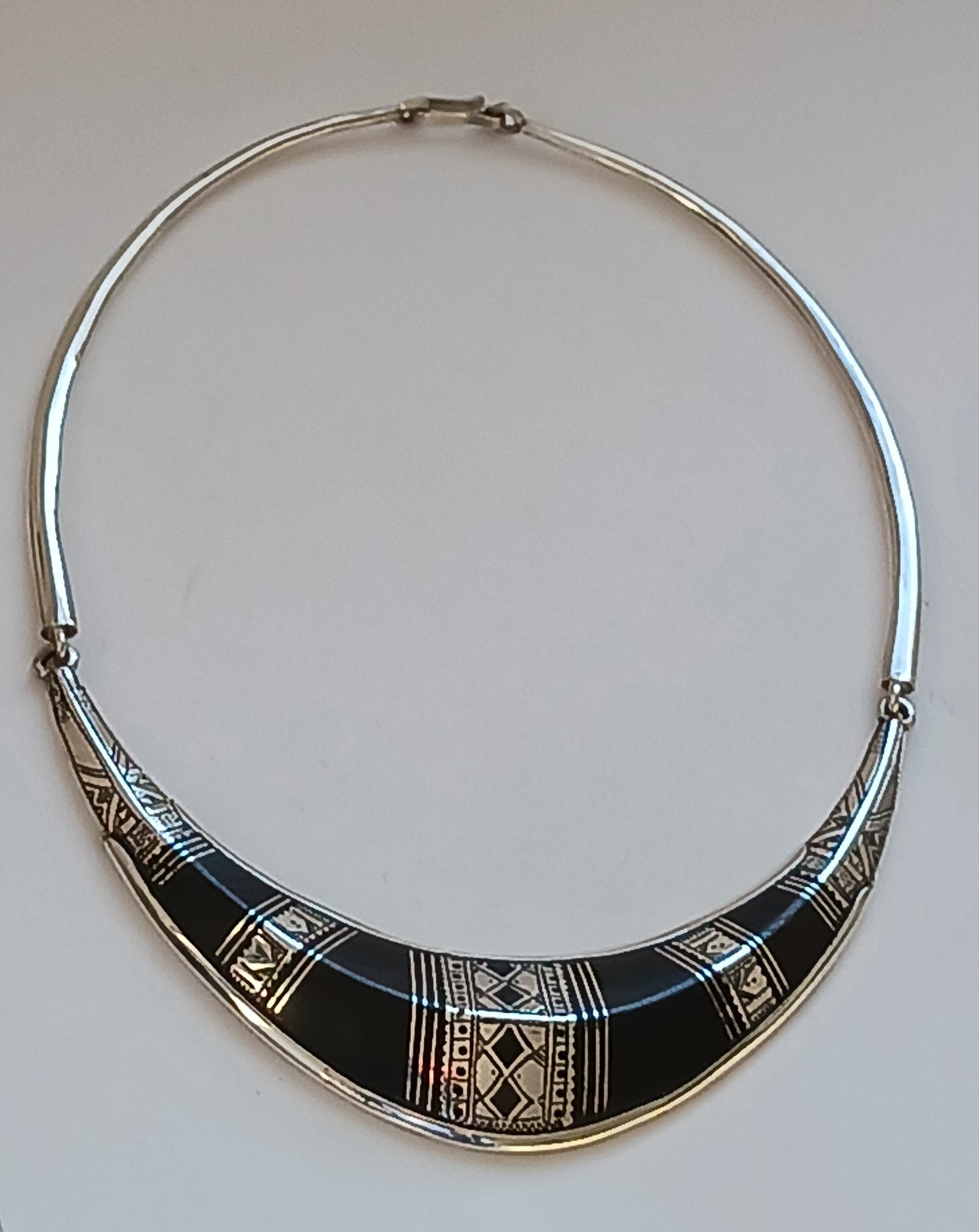 Collier touareg en argent et bois d'ébène