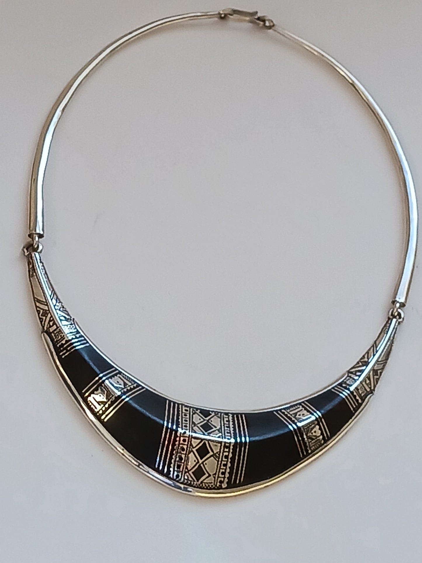 Collier touareg en argent et bois d'ébène