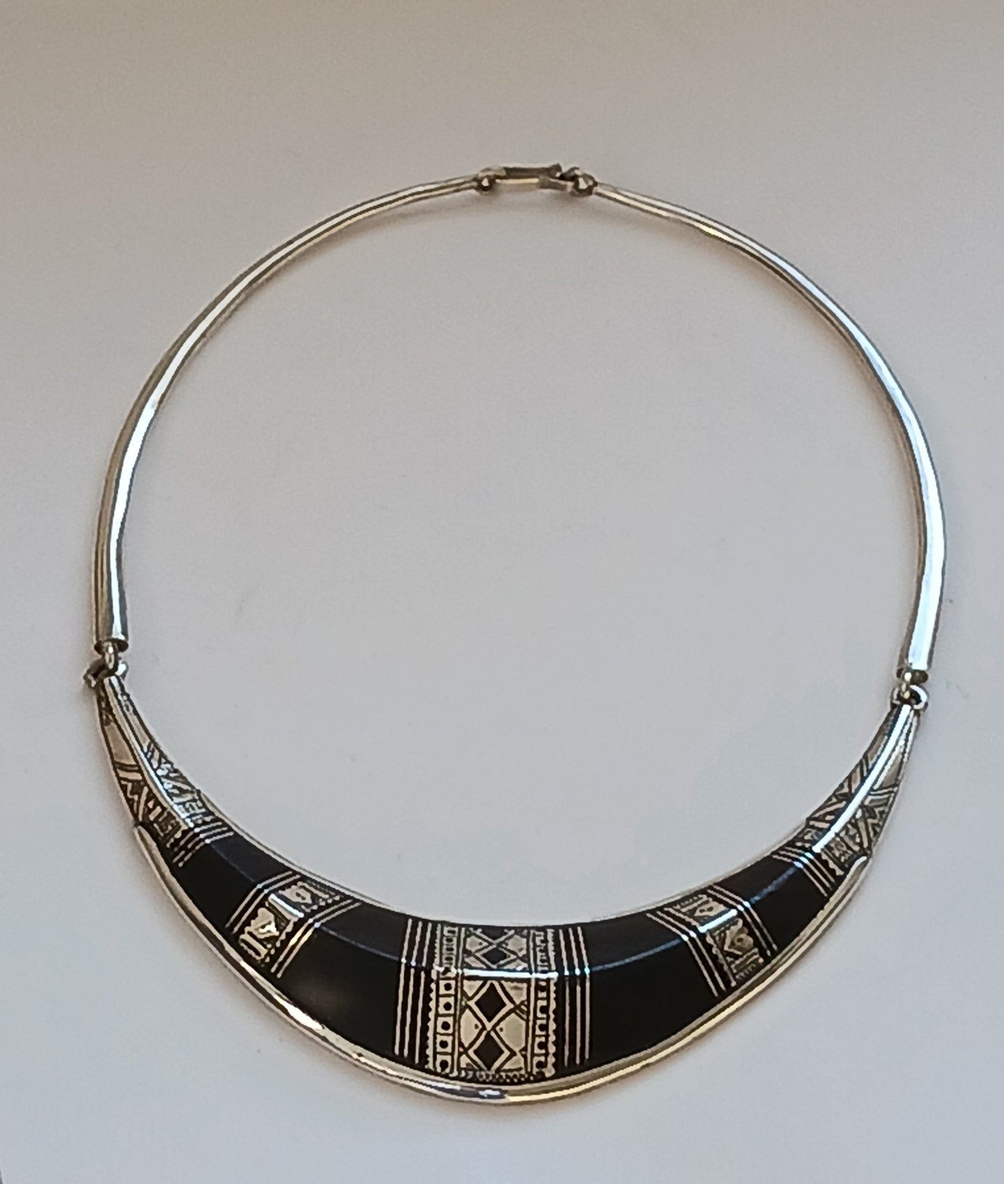 Collier touareg en argent et bois d'ébène