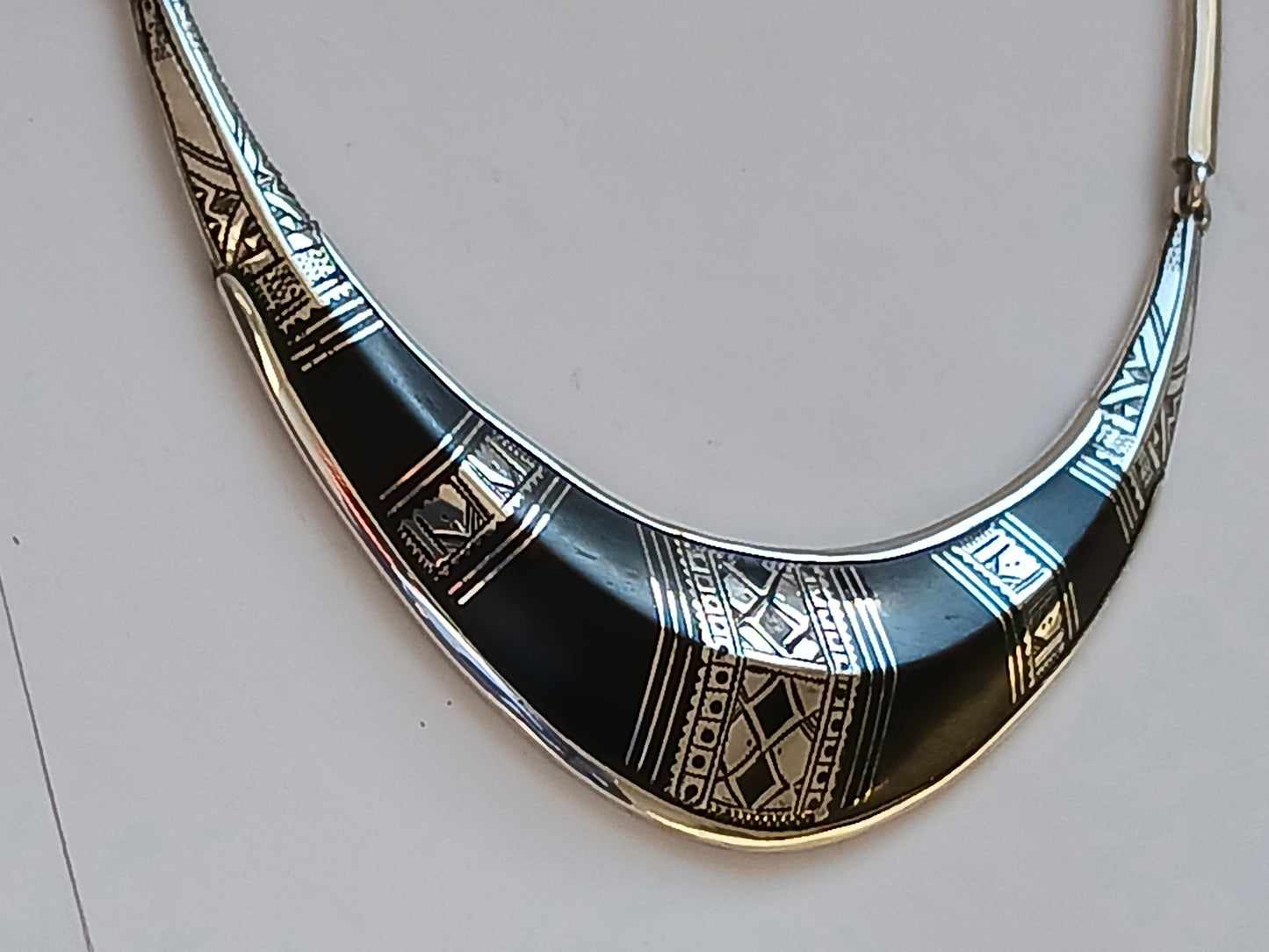 Collier touareg en argent et bois d'ébène