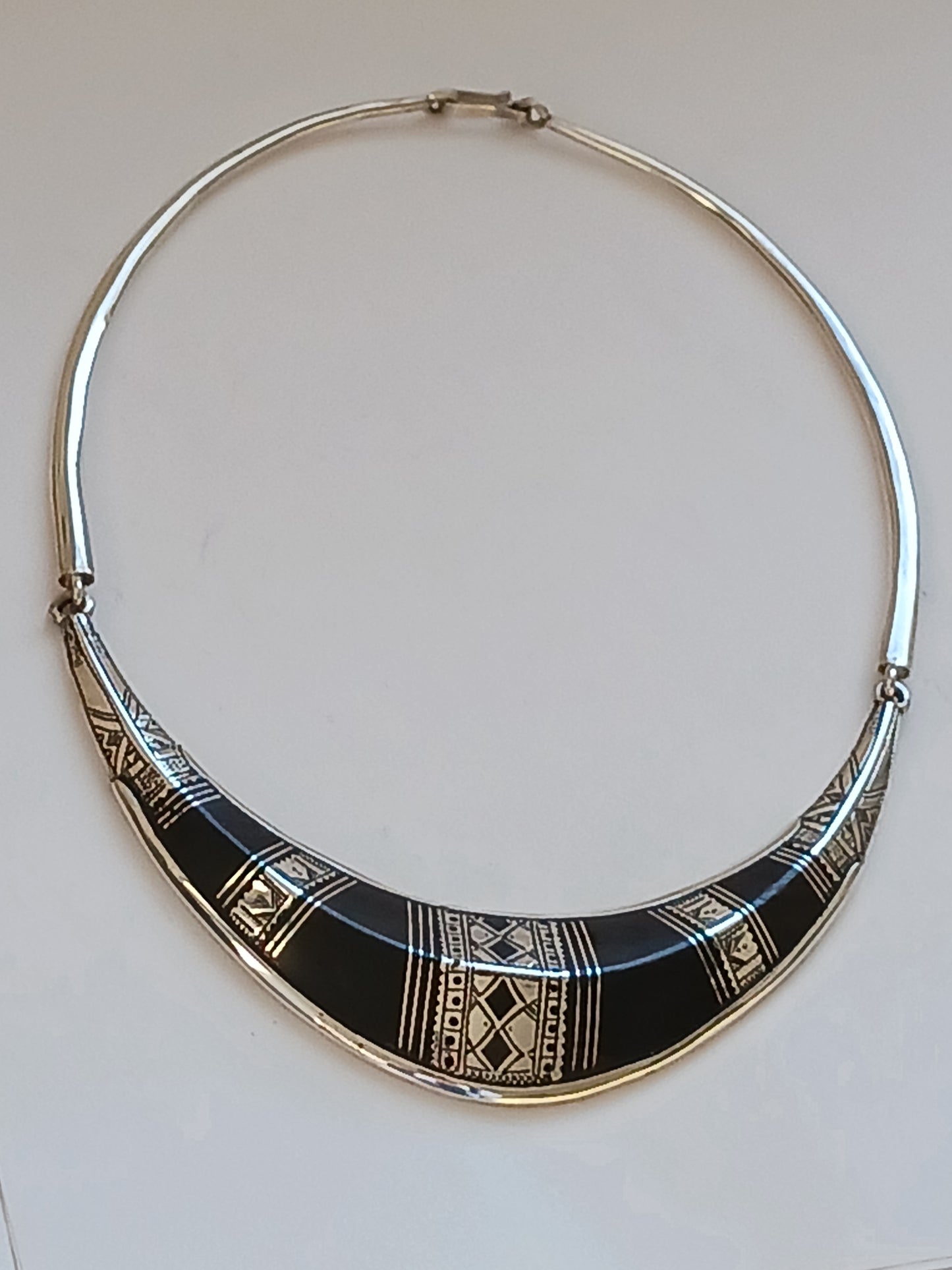 Collier touareg en argent et bois d'ébène