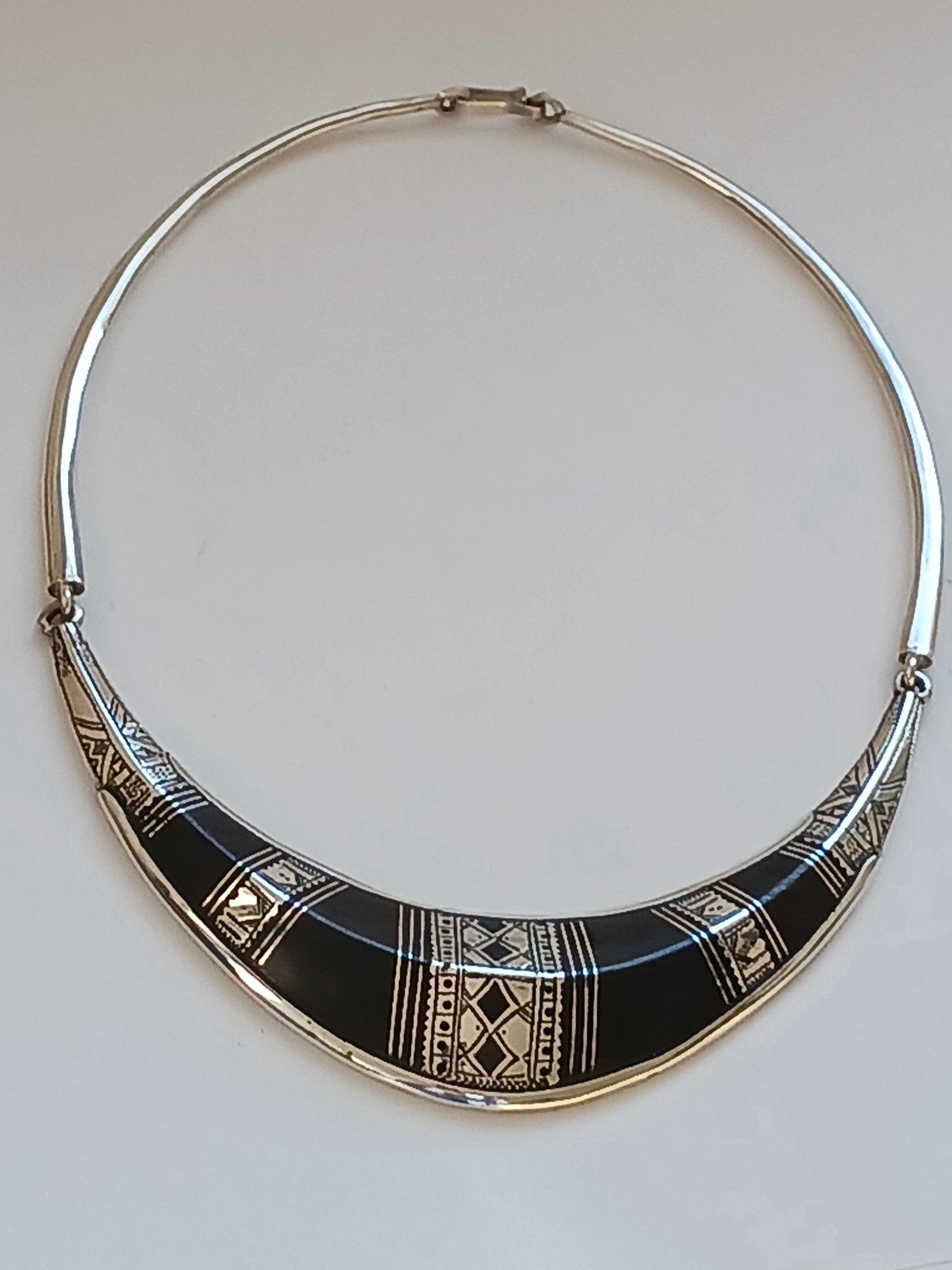 Collier touareg en argent et bois d'ébène