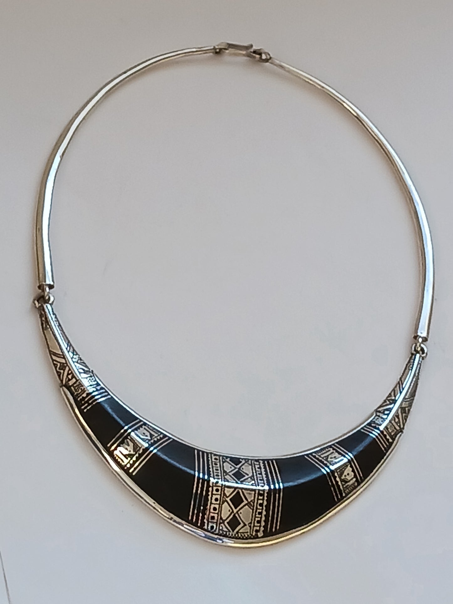 Collier touareg en argent et bois d'ébène