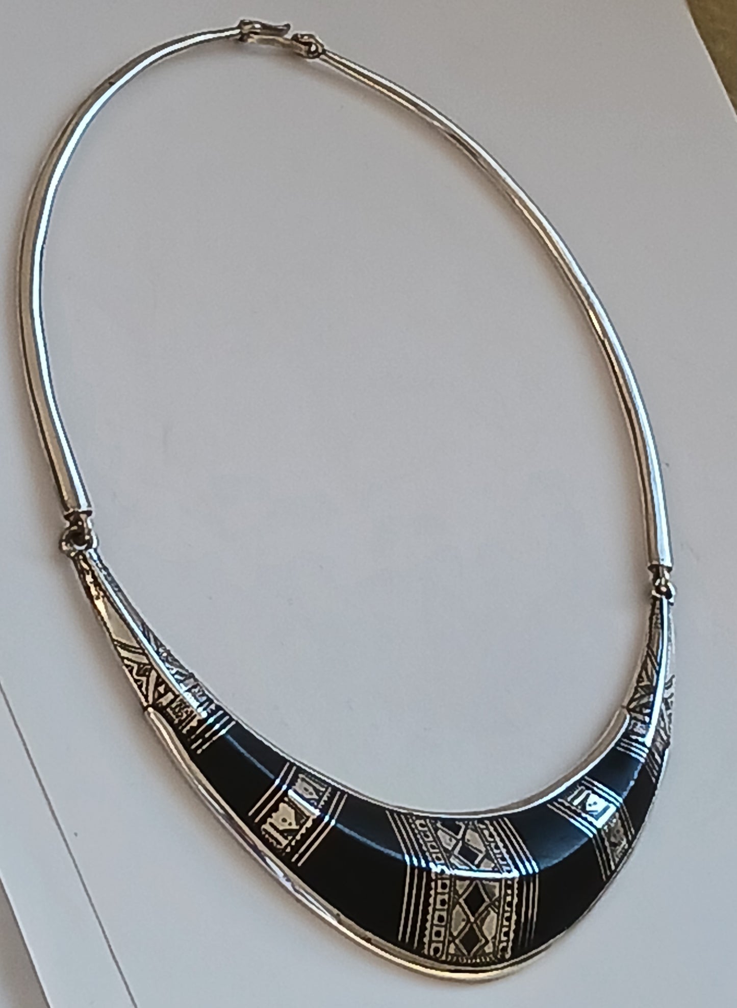 Collier touareg en argent et bois d'ébène