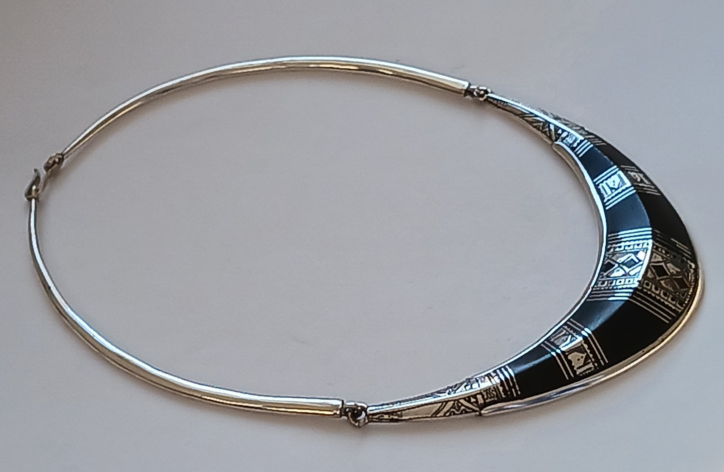 Collier touareg en argent et bois d'ébène