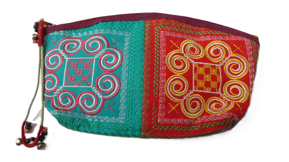 Pochette en tissu brodée