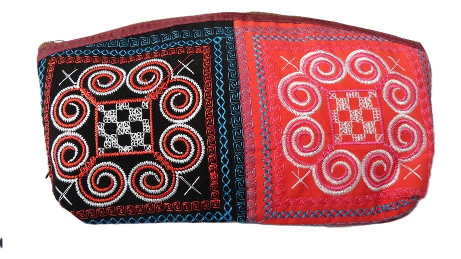Pochette en tissu brodée