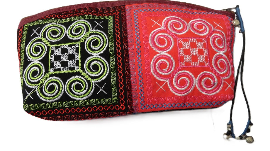 Pochette en tissu brodée