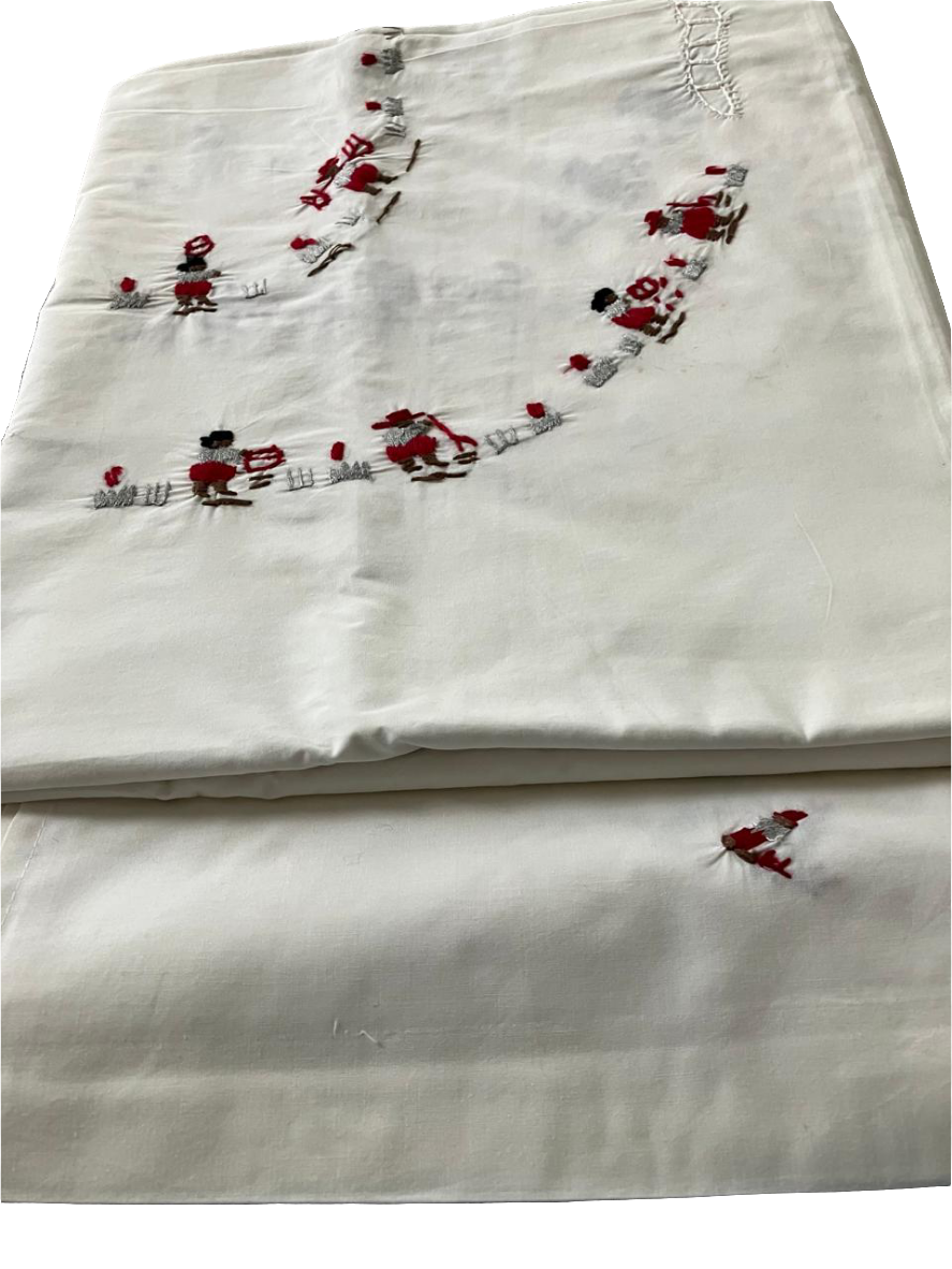 Nappe de table + 6 serviettes 100% coton brodée à la main