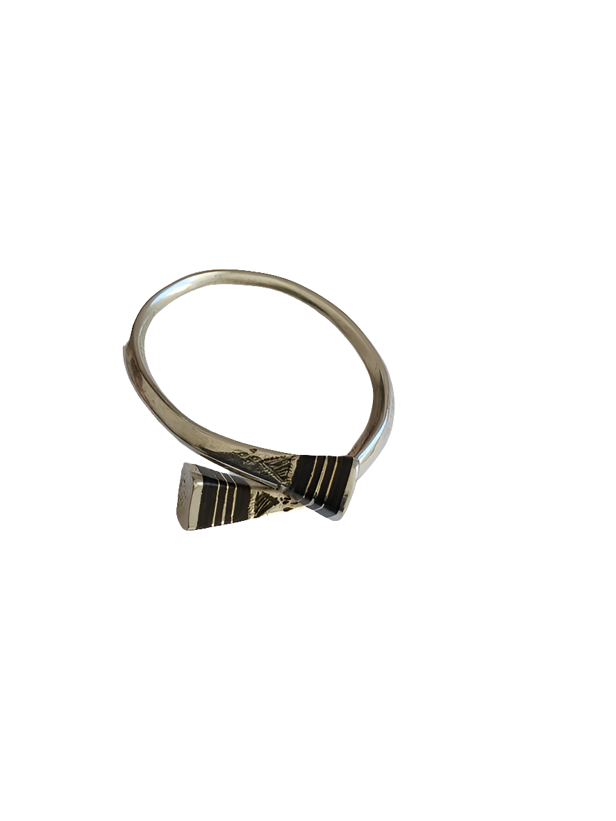 Bague touarègue en argent ciselé et bois d'ébène réglable