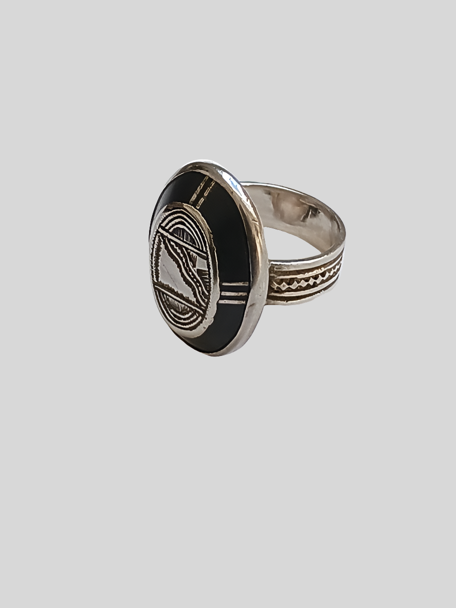 Bague touarègue en argent et bois d'ébène