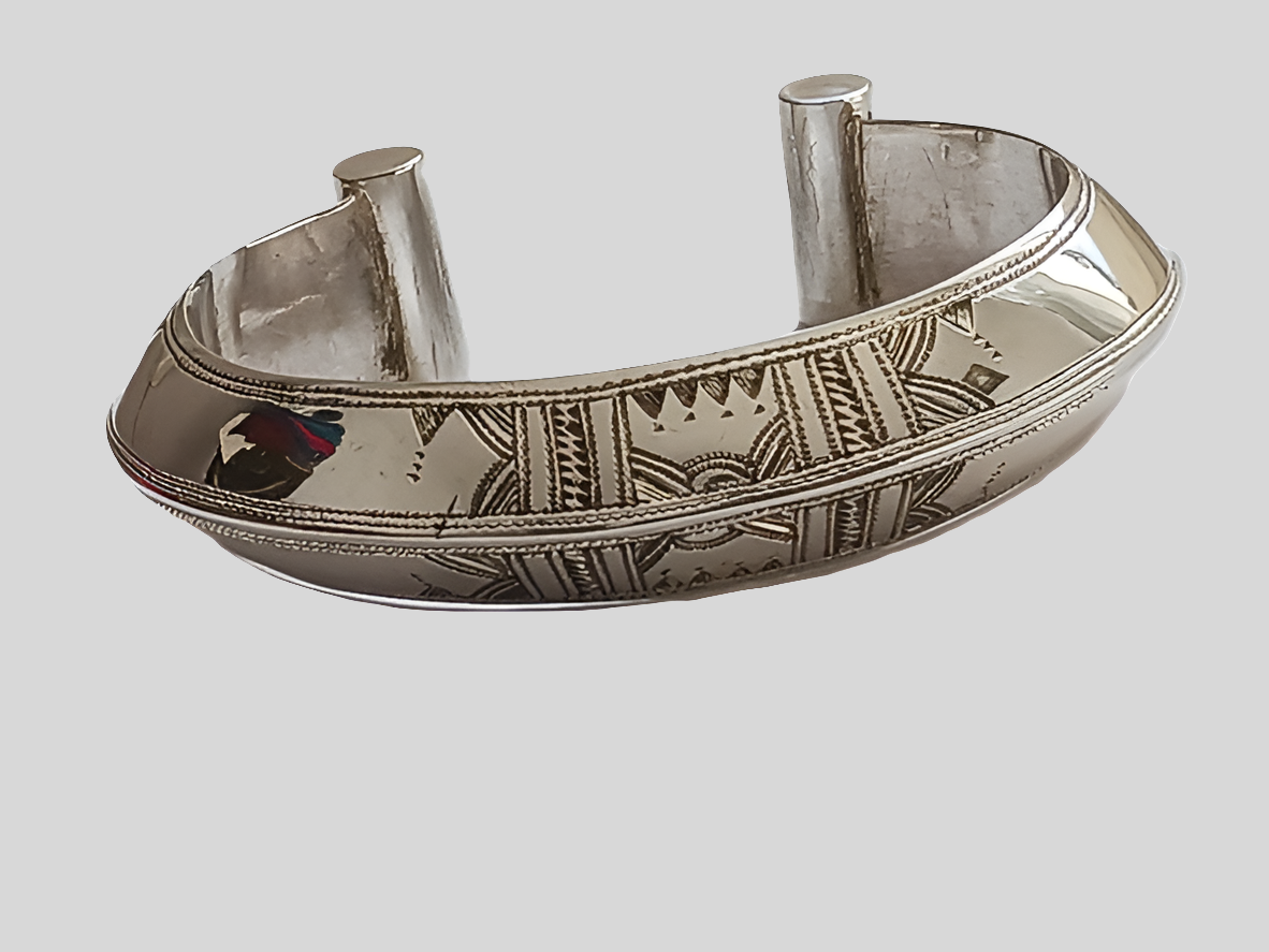 Bracelet touareg en argent ciselé