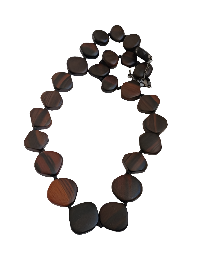 Collier en bois