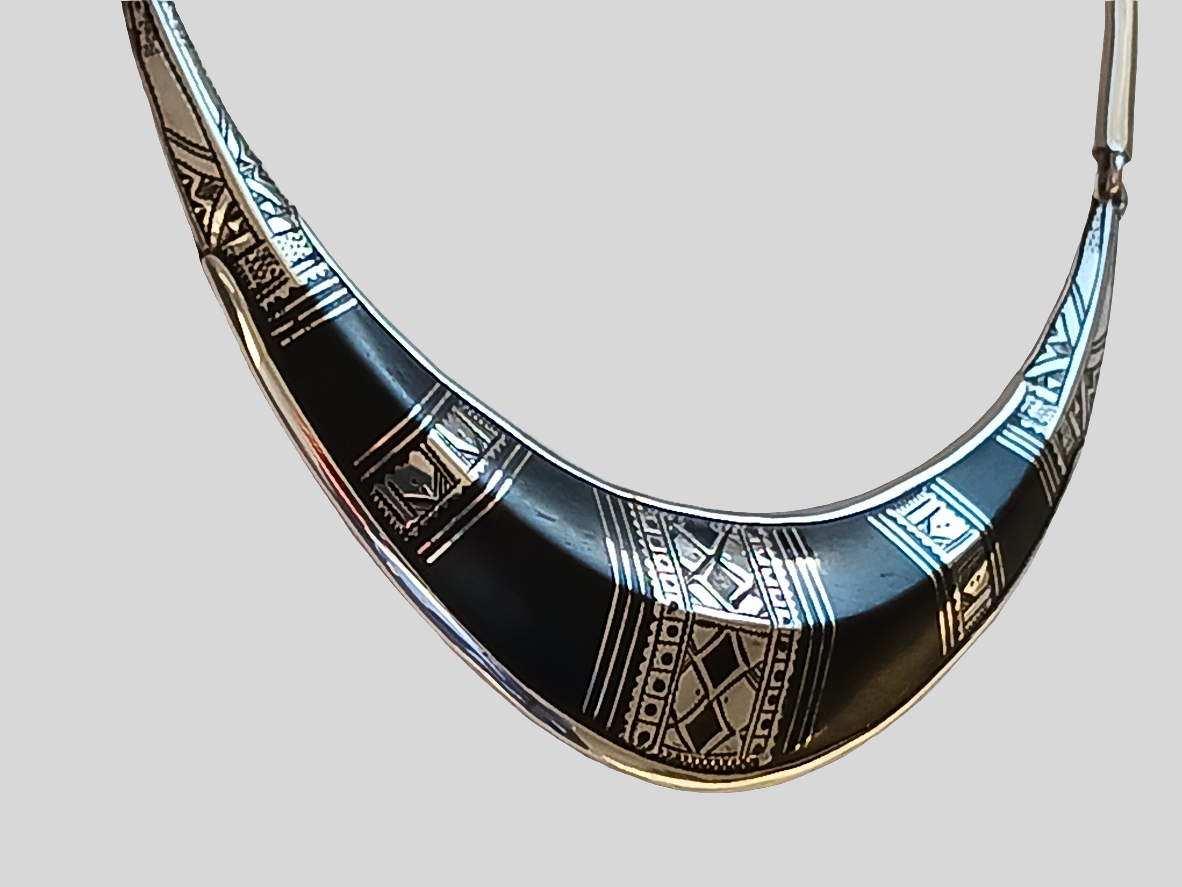 Collier touareg en argent et bois d'ébène