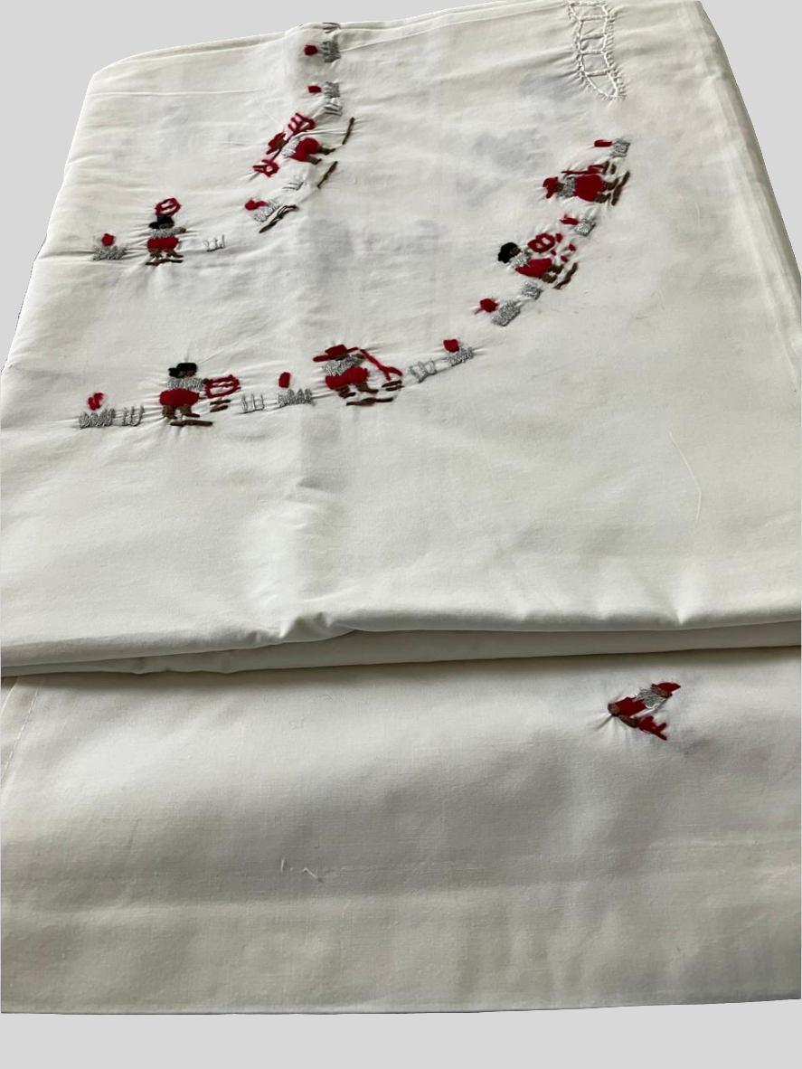 Nappe de table + 6 serviettes 100% coton brodée à la main