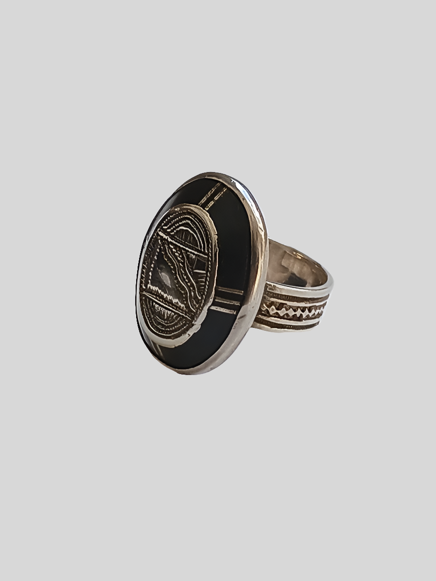 Bague touarègue en argent et bois d'ébène