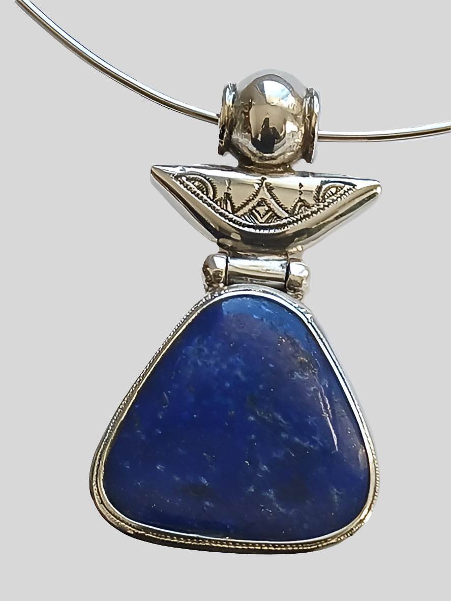 Collier touareg en argent et pierre lapis lazuli