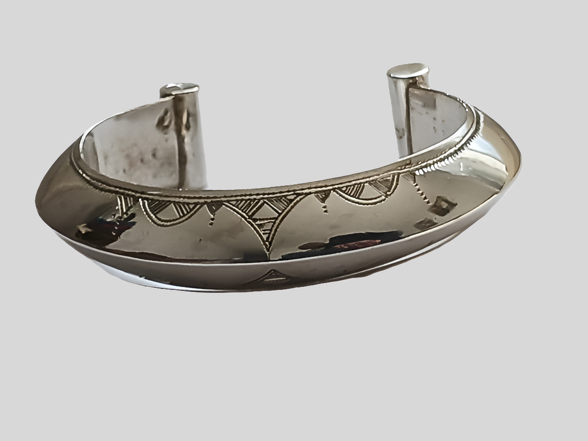 Bracelet touareg en argent ciselé