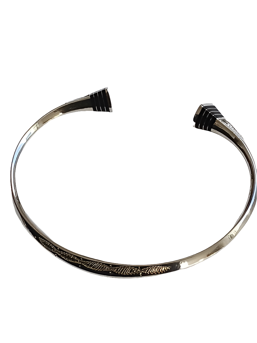 Bracelet touareg en argent ciselé et bois d'ébène