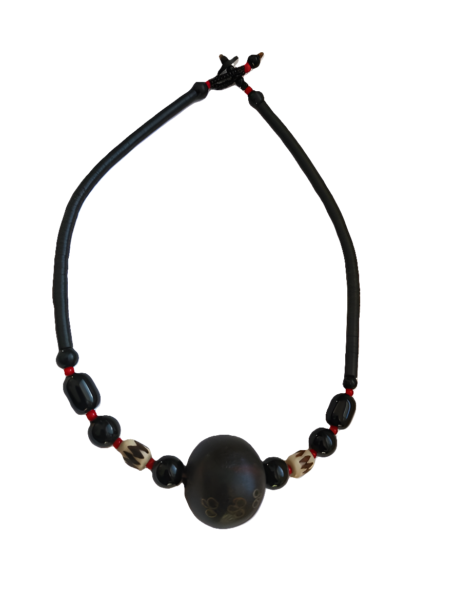 Collier en bois et perles