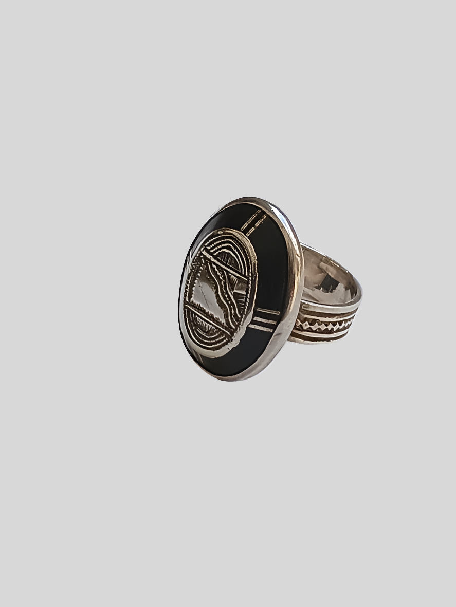 Bague touarègue en argent et bois d'ébène