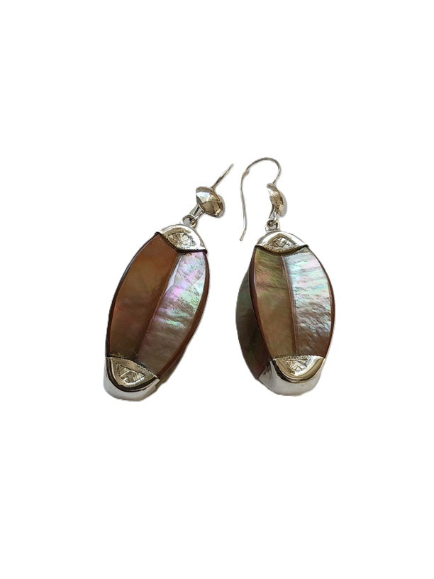 Boucles d'oreilles touareg en argent ciselé et nacre