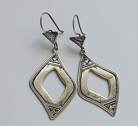 Boucles d'oreilles touareg en argent ciselé