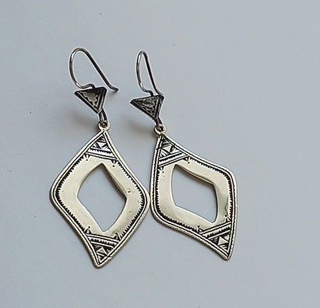 Boucles d'oreilles touareg en argent ciselé