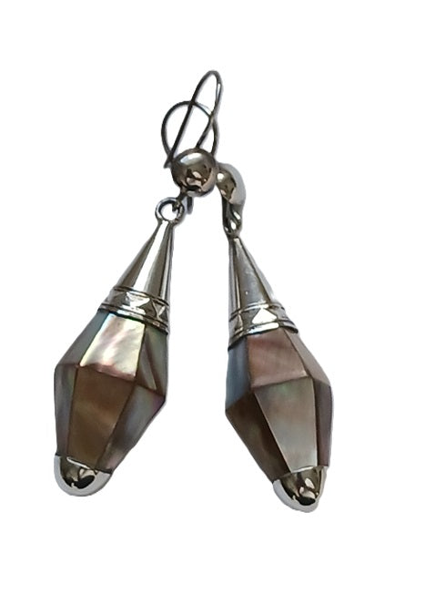 Boucles d'oreilles touareg en argent ciselé et nacre
