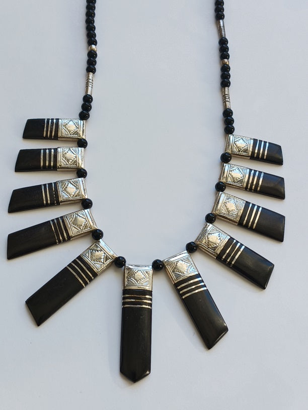 Collier touareg en argent et bois d'ébène