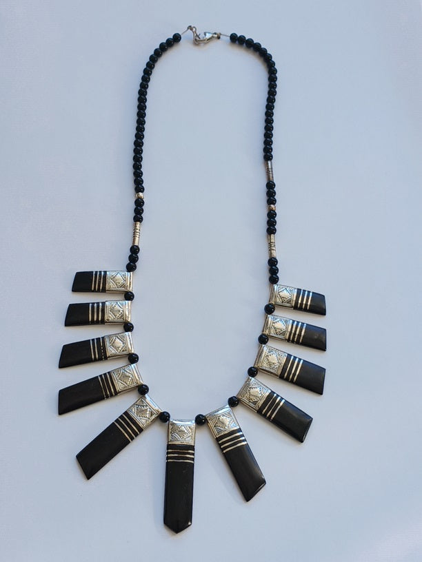 Collier touareg en argent et bois d'ébène