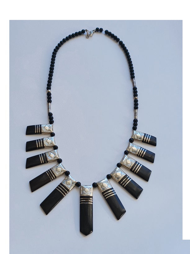 Collier touareg en argent et bois d'ébène