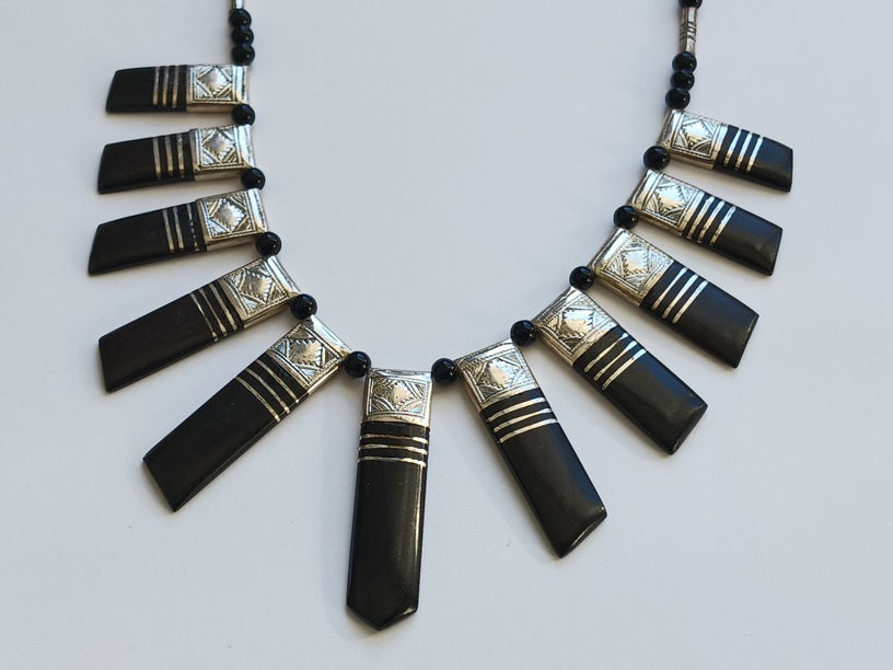 Collier touareg en argent et bois d'ébène