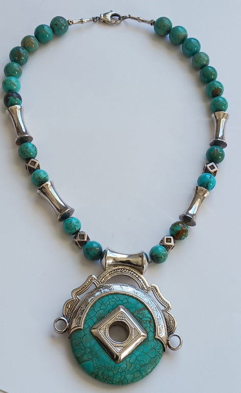 Collier touareg en argent et pierre turquoise