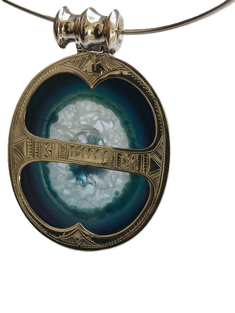 Collier Touareg en argent ciselé et pierre agate