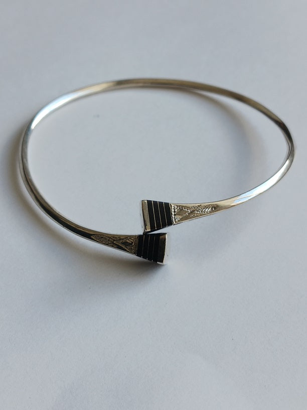 Bracelet touareg en argent ciselé et bois d'ébène